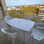 Novelty Apartment *